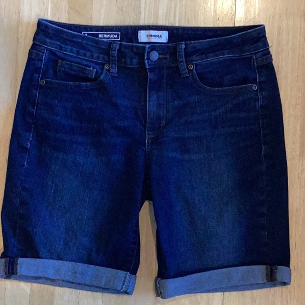 Sonoma Bermuda Women’s Jeans Shorts, Size 8, cuffed, like new condition.